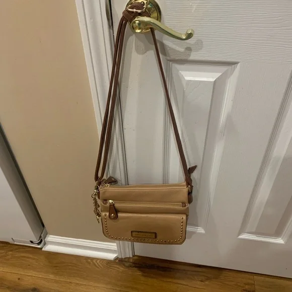 GUC Marc New York Crossbody 10X10 - Picture 3 of 11